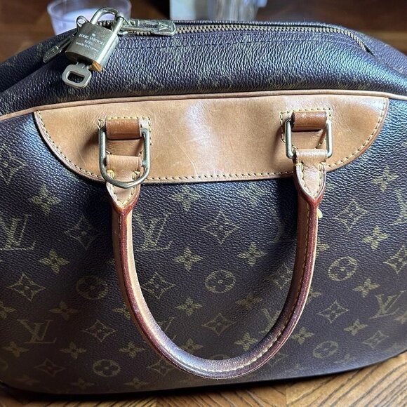 AUTHENTIC LOUIS VUITTON DEAUVILLE BAG - Picture 1 of 11